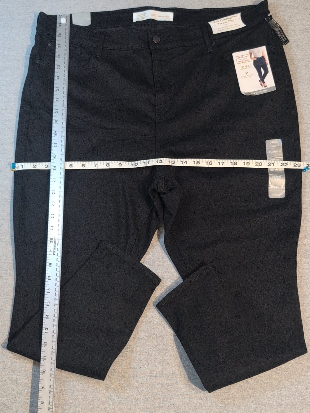 Levi Strauss Gold Signature Black Totally Shaping High Rise Skinny  20S W35 L28